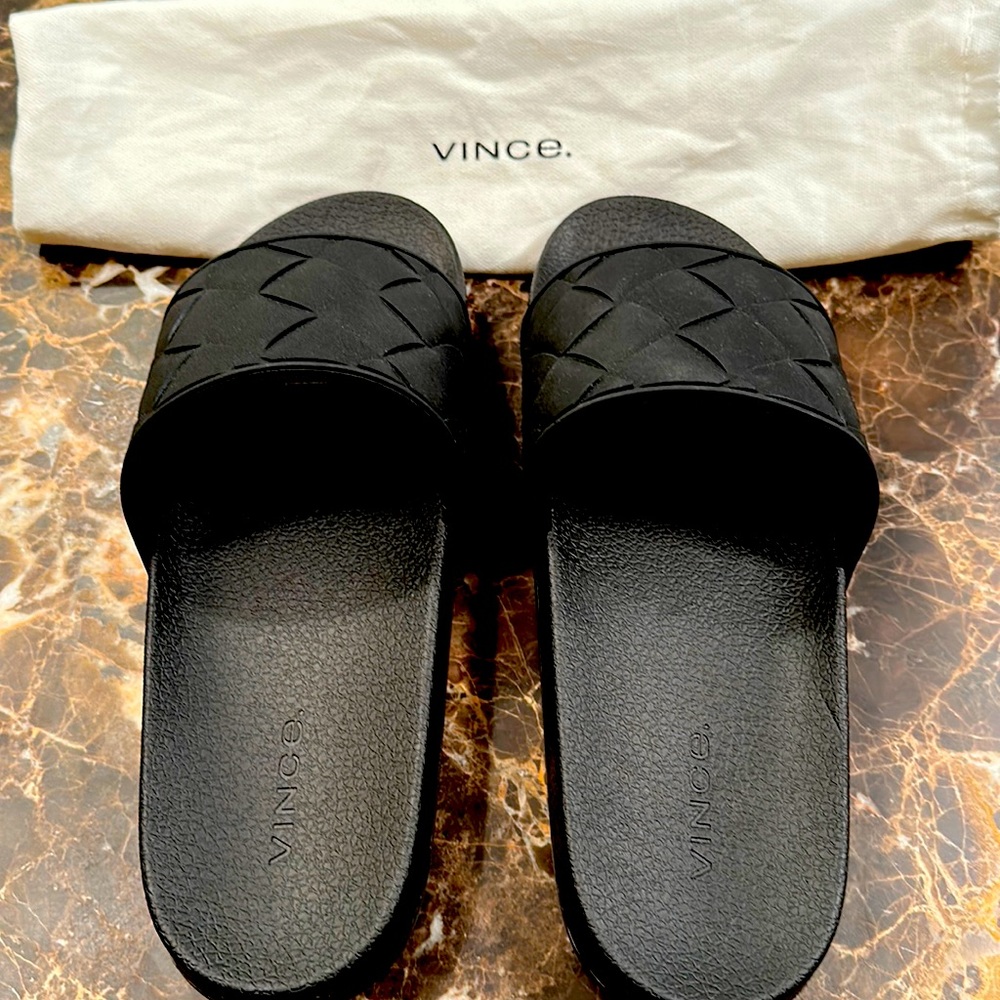 NWOT VINCE ‘Watley’ slides